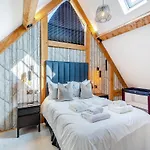 Oakwood Barn