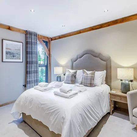 度假居 Oakwood Barn