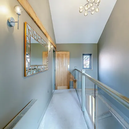 度假居 Oakwood Barn